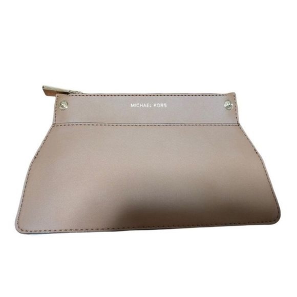 💥PRICE DROP💥Michael Kors Clutch*** - Picture 1 of 8